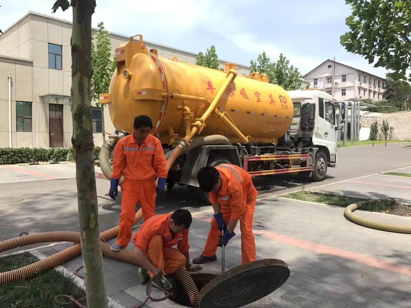 潼南化粪池清理与5-8吨吸粪车施工效率分析
